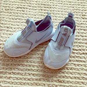 Nike Flex Runner Toddler Shoes! Size 8c
